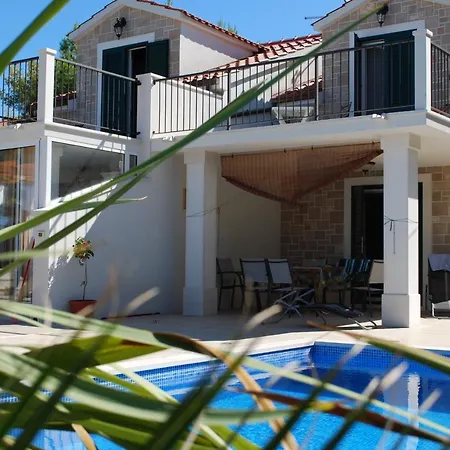 Apartman Julia Milna (Brac)